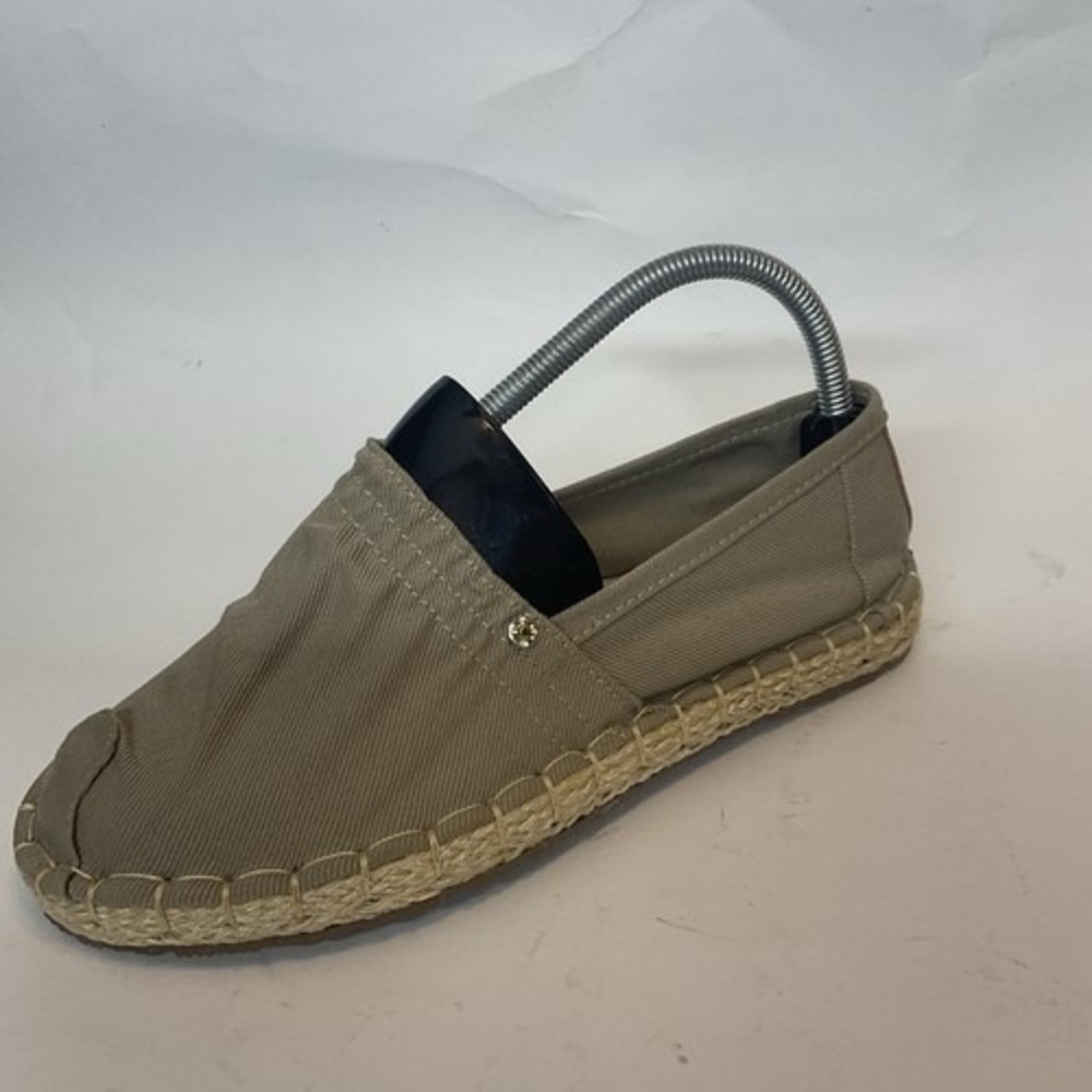 NWOB Brujilda‎ Ivory Canvas Round Toe Slip On Espadrille Comfort Shoes Women 8